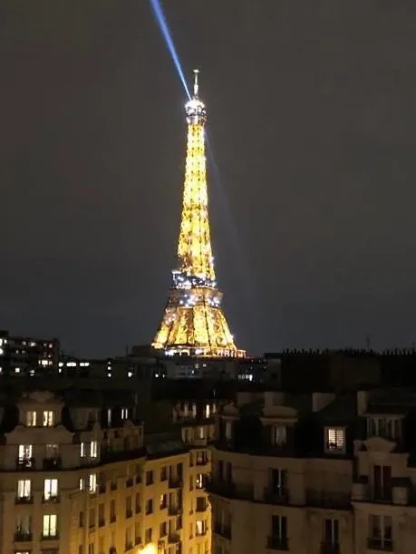 Vue Imprenable Sur La Tour Eiffeil Daire Paris